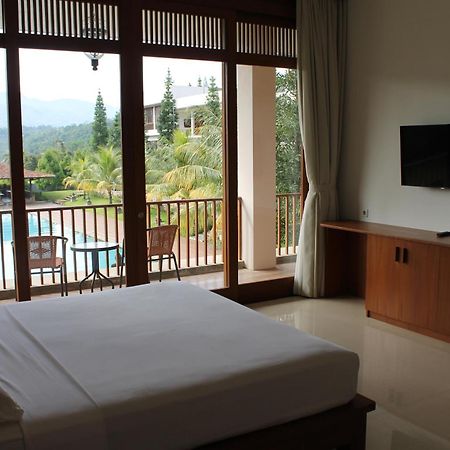 Jimmers Mountain Resort Puncak Exterior foto