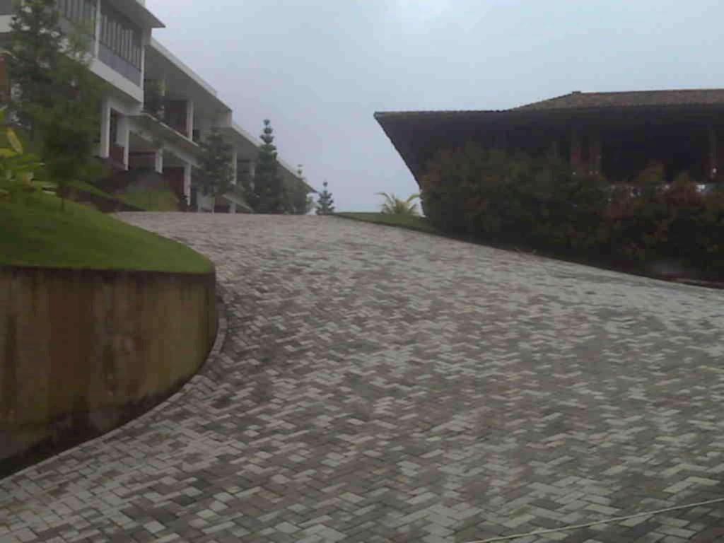 Jimmers Mountain Resort Puncak Exterior foto