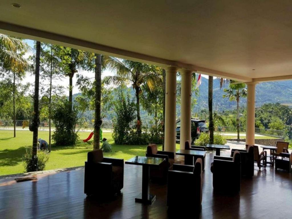 Jimmers Mountain Resort Puncak Exterior foto